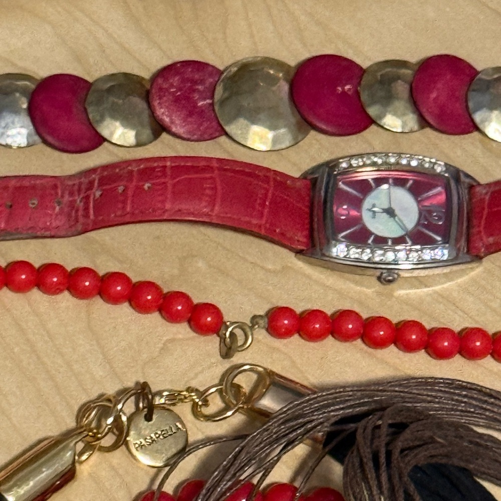 Mixed Vtg Jewelry lot of REDS - Picture 12 of 16